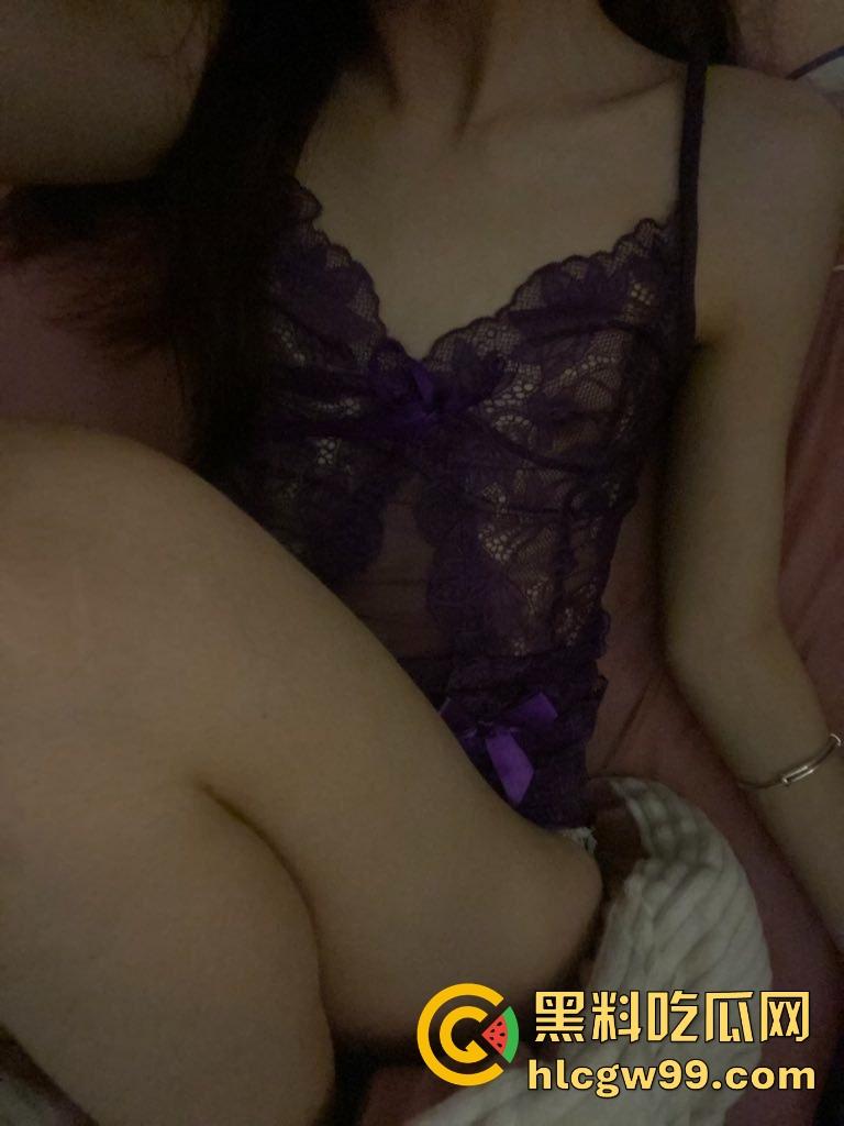 安徽师范大学女大学生【蒋弱弱】情趣内衣自拍骚照,酒店全裸自拍,最爱被大鸡巴从后面怼穿!-7