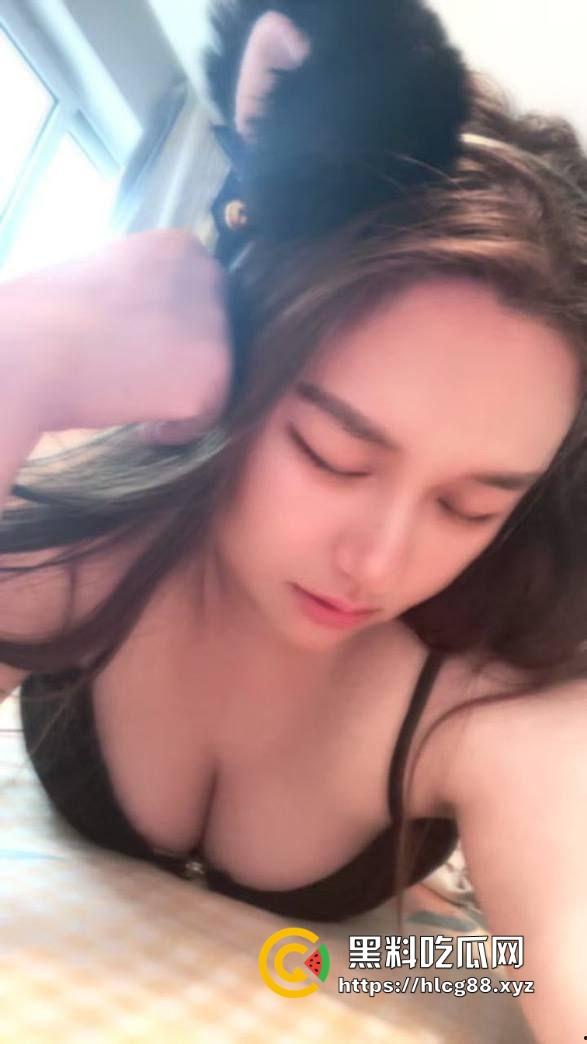 山西【马元媛】幼儿园老骚猪穿护士装被男人操翻天，奶子抖得像猪脸肉，白天教娃晚上舔屌！-2