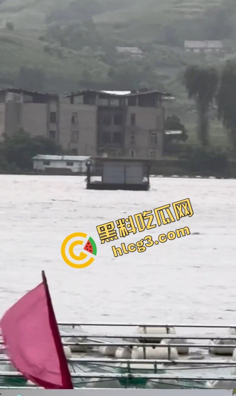 丹东鸭绿江告急！中朝两国放水泄洪，跨国大水灾一夜吞没整个边境-2