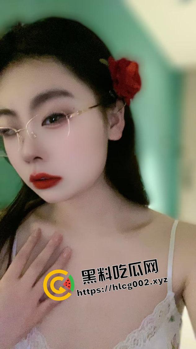 我的反差英语老师！山东聊城大专师生禁忌之恋  白丝美乳的老师把学生榨干 浪叫响彻云霄-4