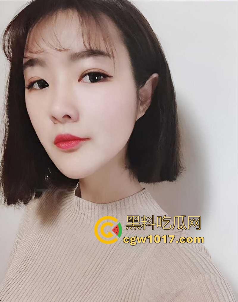 新疆短发熟女【王千慧】因疫情冲击不得不借裸贷生活，现无力偿还借贷公司将裸贷视频曝光，你别说这身材有点料的！-4