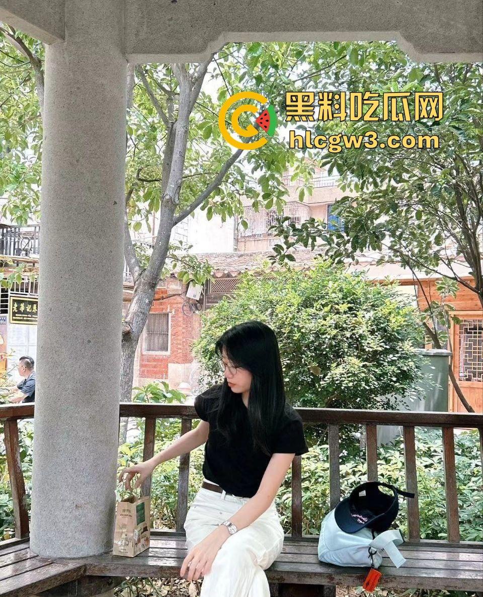 青岛某大学班花【李琦】反差视频曝光！乖乖女变小母狗撒尿调教，眼镜妹的淫荡巅峰！-5