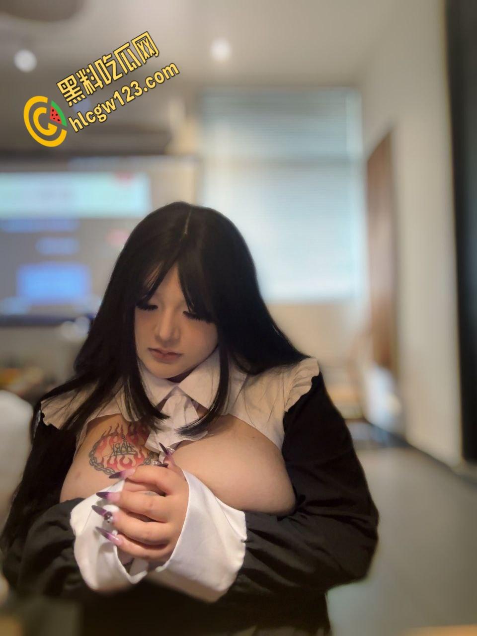 反差坦克BBW太会撩,巨乳肥臀无套后入,这G奶不玩乳交可惜了!-4