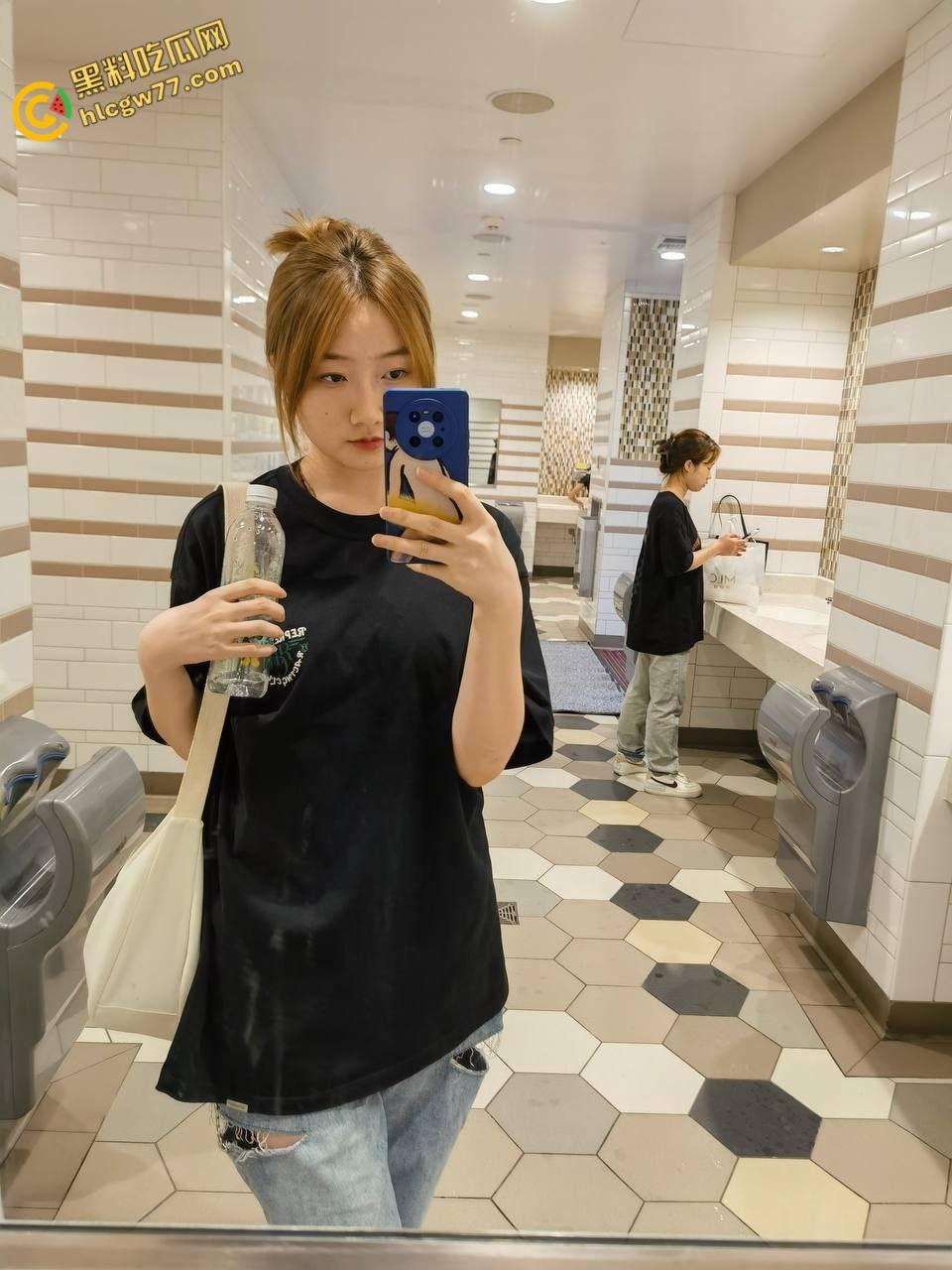 曲阜师大【孙雅欣】，被狂操高潮喷水，回宿舍又自慰湿透床单，真是个骚母狗！-3