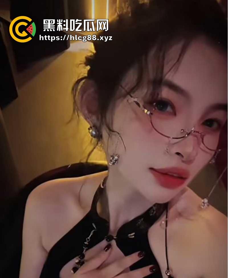 台湾骚货调教师【王竹子】在线传授私密SM经验 真空街头游荡分享性爱调教历程-10