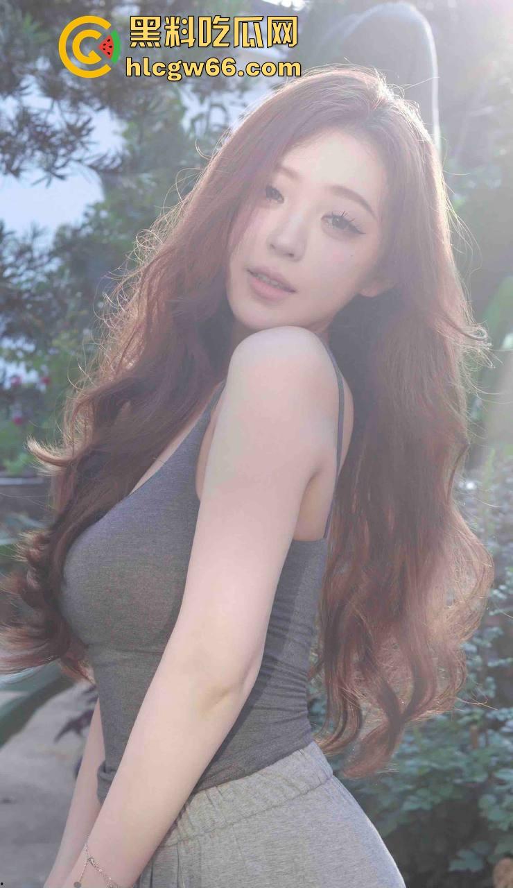 这风骚少妇是真疯了，口交深喉到根，吞精无压力，颜射还主动张嘴笑，熟女界的天花板非她莫属！-1