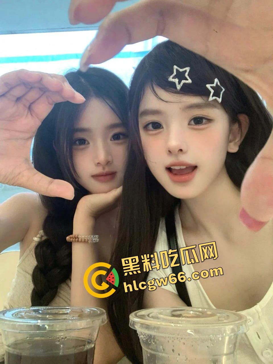 长沙兰博基尼富二代酒店双飞姐妹花，俩骚婊抢鸡猛舔争上位，奶子挺臀圆口活爽爆，舔脚自拍被曝光！-4