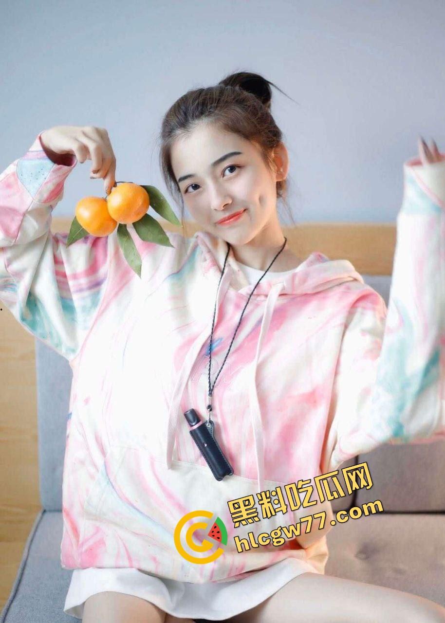 这学姐『沈芹』太TM骚，白天喝拿铁晚上扒着被人操得一滩水，奶头硬得像螺丝钉，后庭都主动送上来！-5