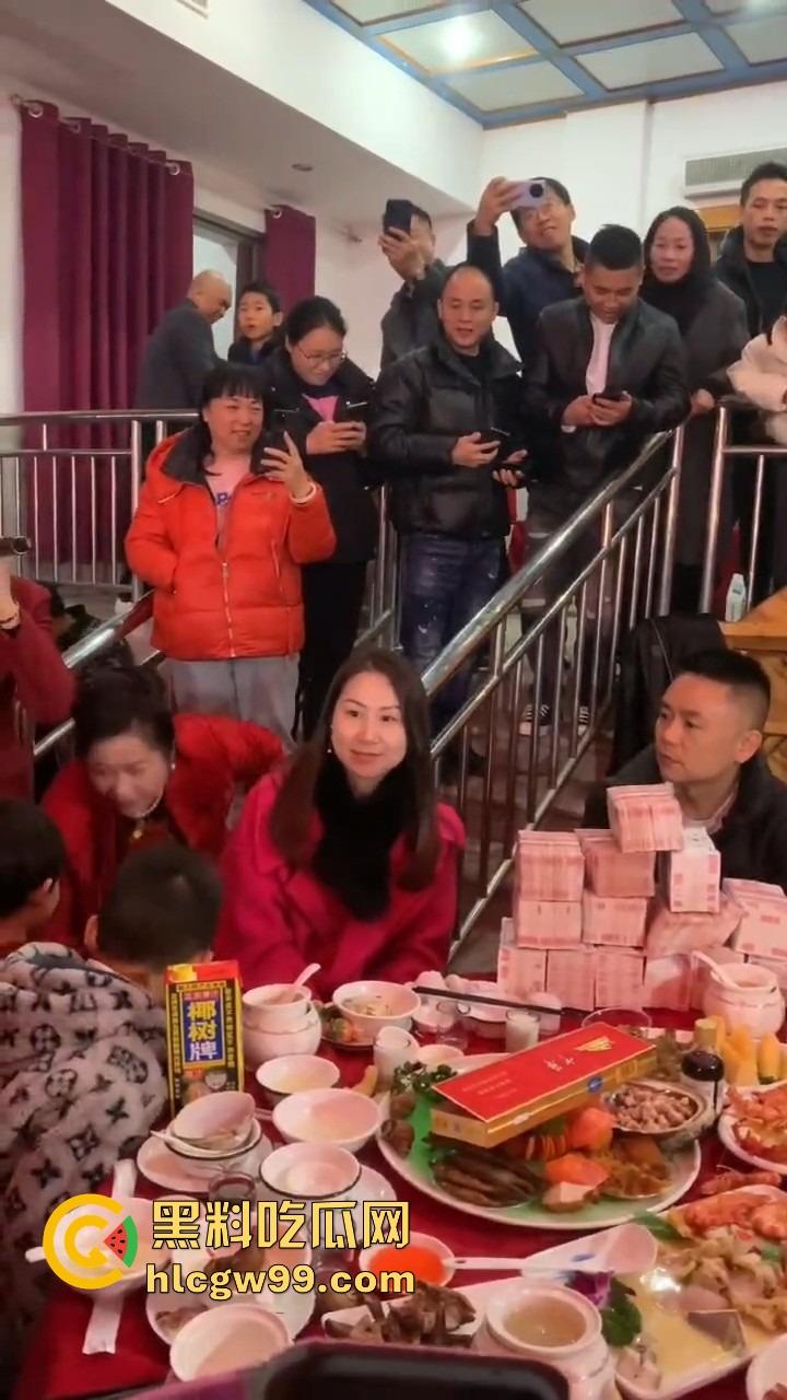 福建长乐豪横彩礼！弟弟结婚，姐姐姐夫随手见面礼138万带一套房，这样的亲戚给我来一打！-4