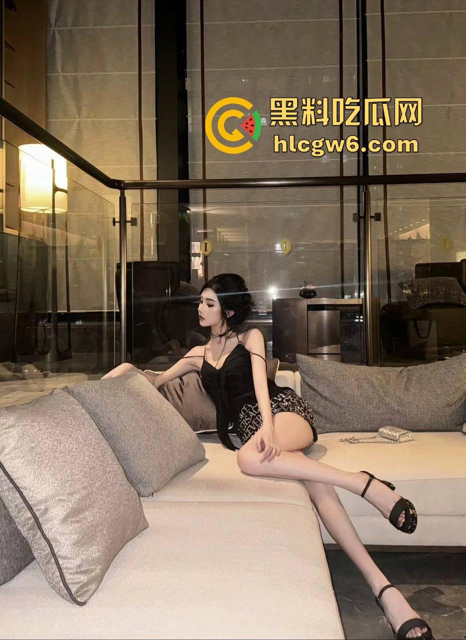 三亚狼友的高端玩法，1K一刺的高颜值外围，包夜20张，荧光套操完小姐回家，男友看见发光的逼直接开吵！-9