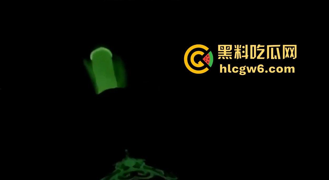 三亚狼友的高端玩法，1K一刺的高颜值外围，包夜20张，荧光套操完小姐回家，男友看见发光的逼直接开吵！-11