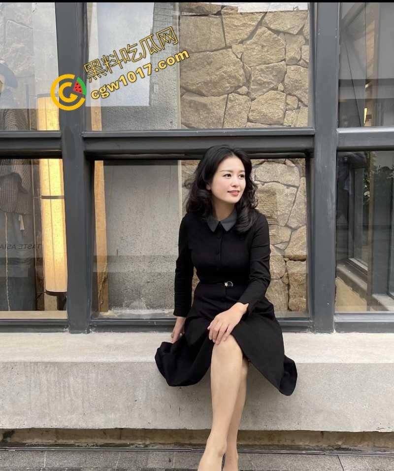 乱伦大神爆操性感小嫂子：哄骗发情嫂子说表姐睡觉，故意大力打桩让其浪叫给表姐听，羞辱与欲望齐飞！-3