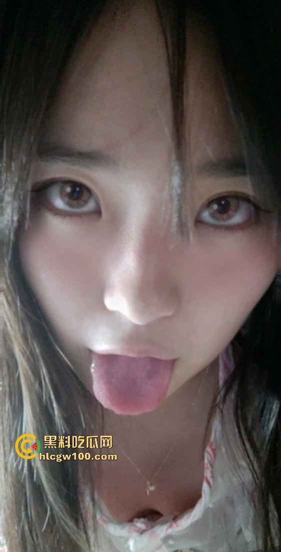 华南理工大学反差学妹【黎依依】性爱视频被渣男曝光，扭腰翘臀淫荡至极，骚劲毕露！-5