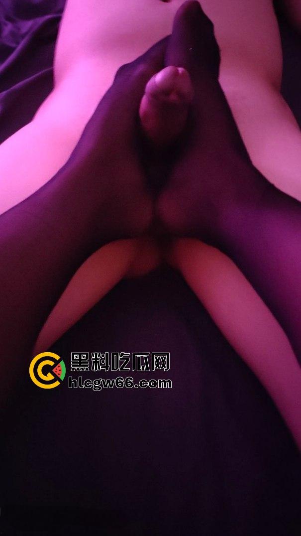 厦门水床实战！巨乳骚婊【琳琳】反差拉满，胸推吸屌啪啪服务满分，嫩穴夹得贼紧，干一炮爽翻天！-30