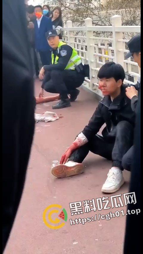 陕西西安小寨天桥情杀 少年捅死25岁小三 遍地是血 这就是年轻人的含金量-4