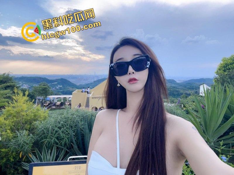 成都极品高颜值名媛范【TS安安】尺度私拍视图福利 约炮各路大屌哥 后门打开狂被草！-2