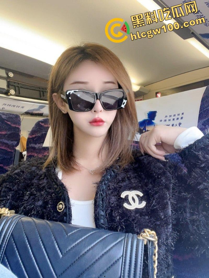 成都极品高颜值名媛范【TS安安】尺度私拍视图福利 约炮各路大屌哥 后门打开狂被草！-3