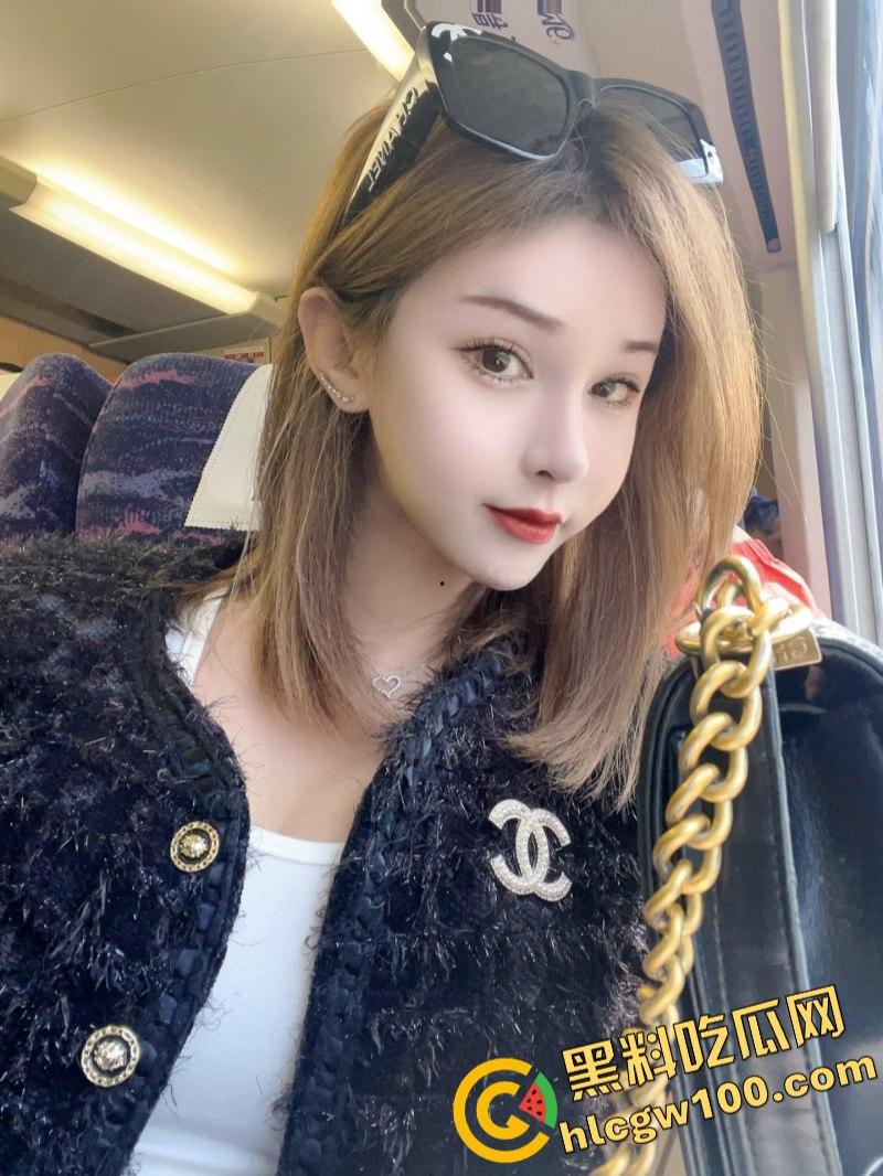 成都极品高颜值名媛范【TS安安】尺度私拍视图福利 约炮各路大屌哥 后门打开狂被草！-5