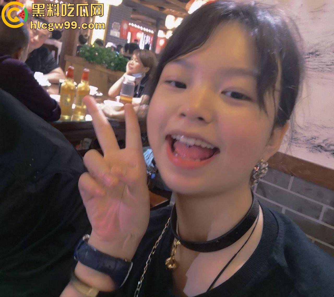 宁夏坤德学院性瘾少女【赵妍妍】舌钉乳钉装饰身体，翘起肥臀享受巨棒深入蜜穴！-4