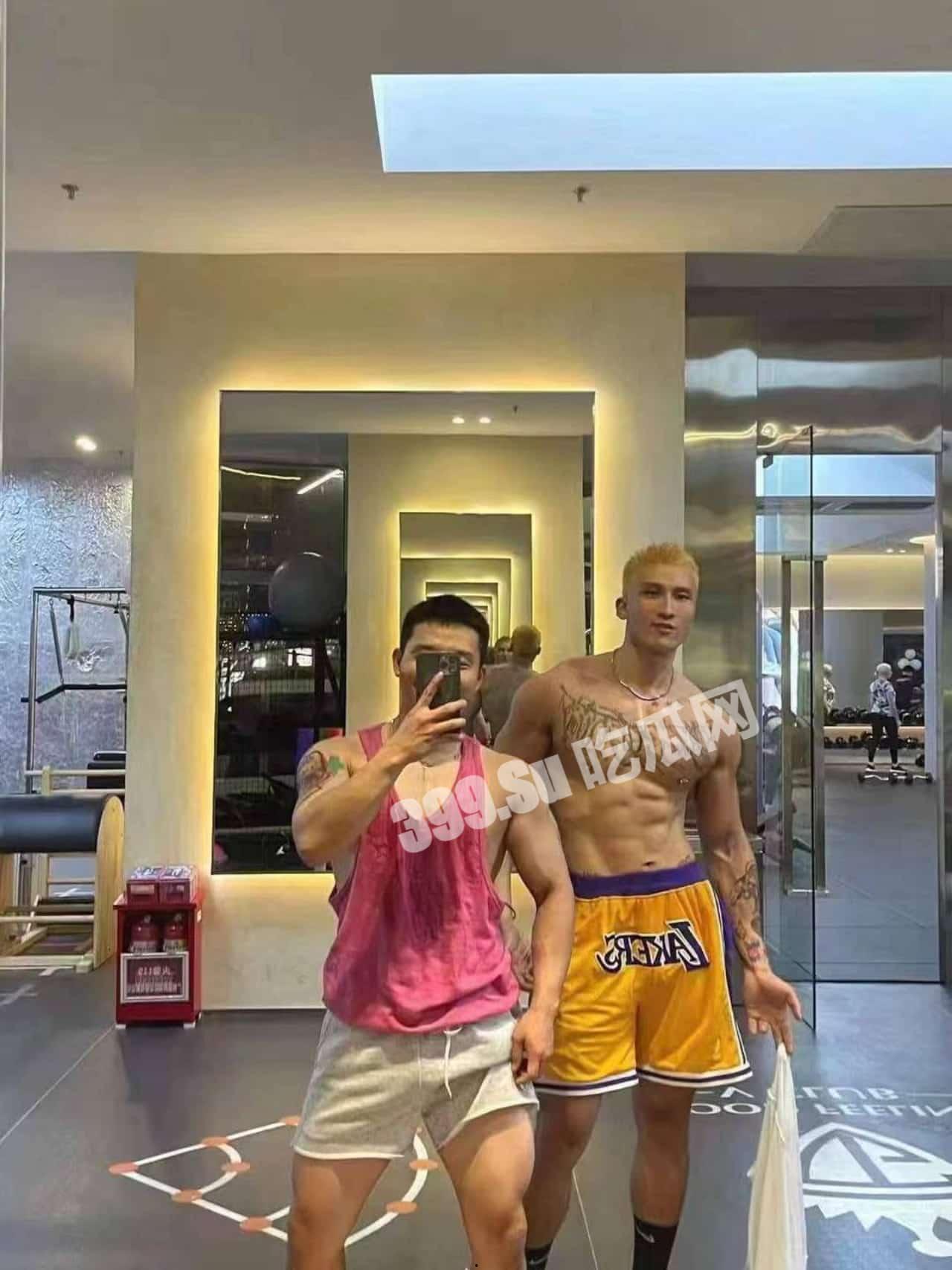 成都 优山居小区 出轨 偷情 健身男子去女方家偷情，不料男方回家躲窗外自由落体-8