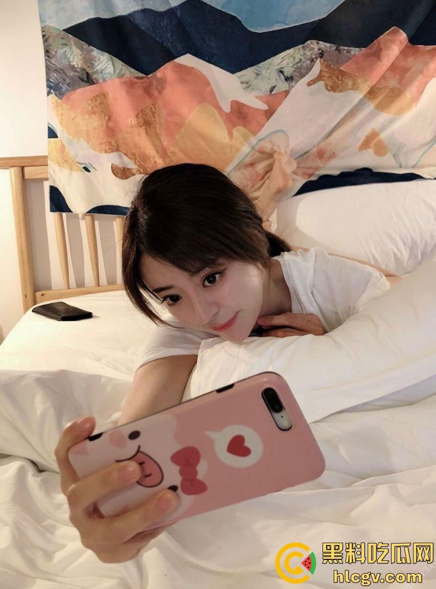 瓜友怒曝三年女友【李玉婷】偷吃丑闻！平时嫌男友脏，背地里给野男人口得比吃海底捞还香！-17