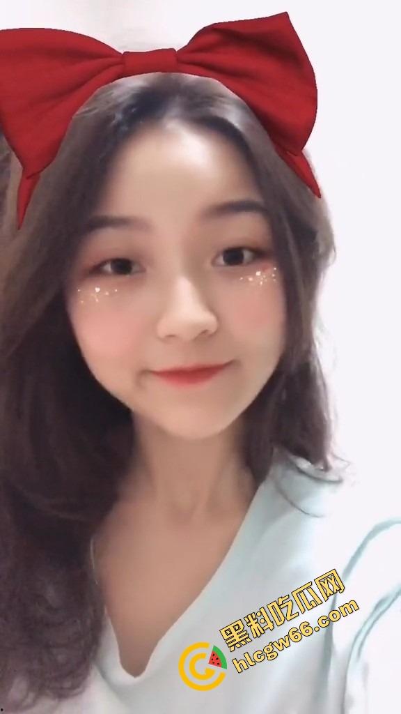 山西太原人妻【范乔乔】约炮操上瘾,白天当主管,晚上被舔到喷水尖叫,偷情后回家让老公再插骚逼!-1