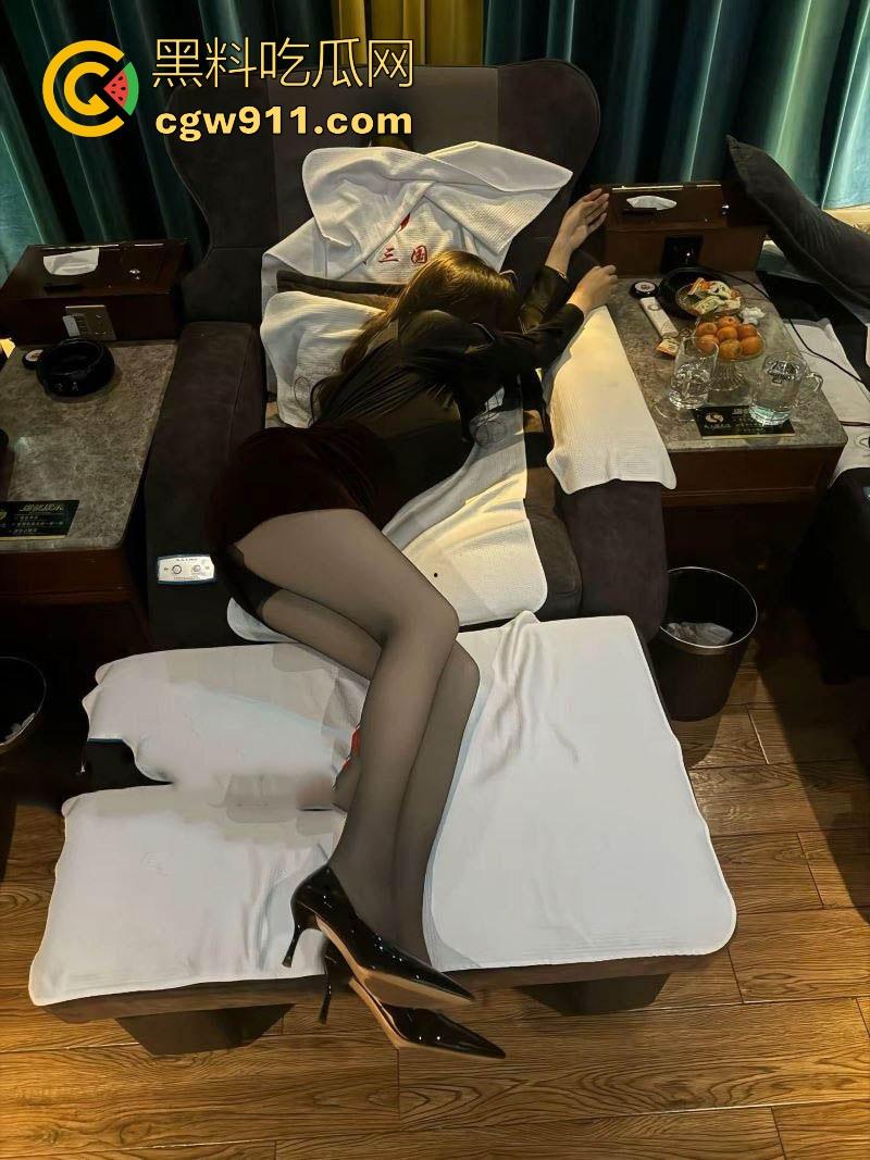 瓜友远征深圳懿德轩76号女技师，C杯美乳白嫩粉尖，身材曲线玲珑服务贴心，服务很到位！-5