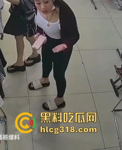 郑州女装店惊现射精男！枪法精准甩狙高手，秒射黑丝裤，瑜伽但哥们的审美一般，这都射得下去！-7