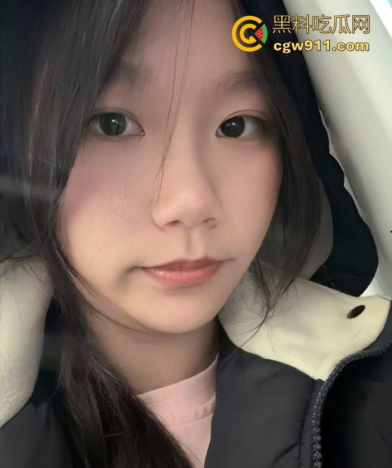 长沙理工学院【廖佳颖】清纯外表下淫荡母狗本性，女上位疯狂骑乘，骚劲像只发情的母狗。-4