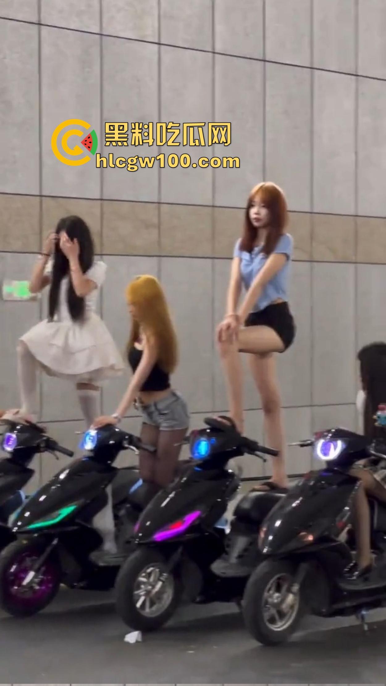 杜卡迪V4保时捷911都不如小牛电动车有排面？毕竟是黄毛精神小妹的专属神车，吃过的逼比你吃过的饭还多！-9