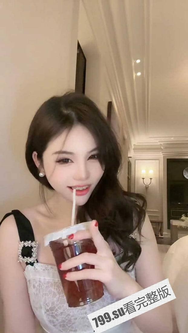 极品反差婊 抖音网红 Liuyue 大尺度私拍和男友啪啪视频流出 完美露脸-6