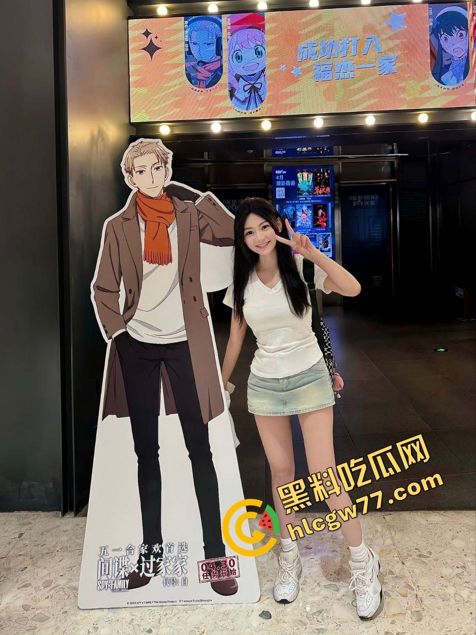 辽宁骚妻『柳缪』偷情成瘾，背着老公穿情趣制服到处约炮，奶子夹乳夹被抱起来kuakua一顿爆操！-4