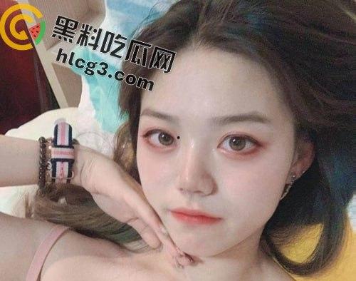 武汉职业技术学院清纯女学生『何颖颖』，JK制服下的肥臀粉穴无套抽插，全程火辣曝光！-5