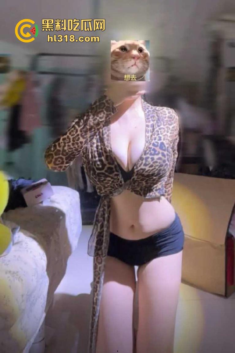 抖音极品微胖网红【吃货】付费福利视频曝光，火辣巨乳身材一览无余，性感女神竟如此反差淫荡！-6