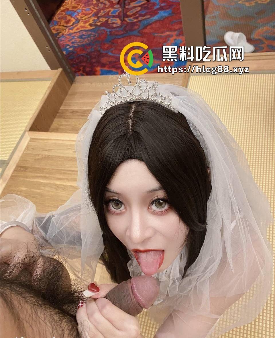 上海发情骚婊『宋义可』浪得鸡巴硬断，床上淫货扭腰喷话，操得嗷嗷乱吼，骚语狂飙逼水淹床！-13