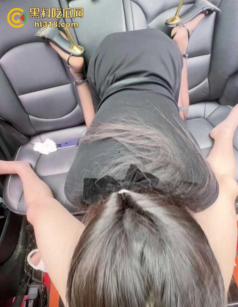 跟女儿第一次车震，小母狗口技娴熟，吸肉棒玩骑乘，一线天嫩逼被无套内射，淫水四溢！-8