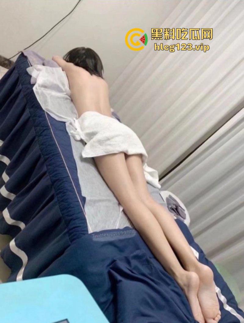 反向按摩！男客户给女技师按摩奶子 顺便附赠鸡巴揉穴服务！-5