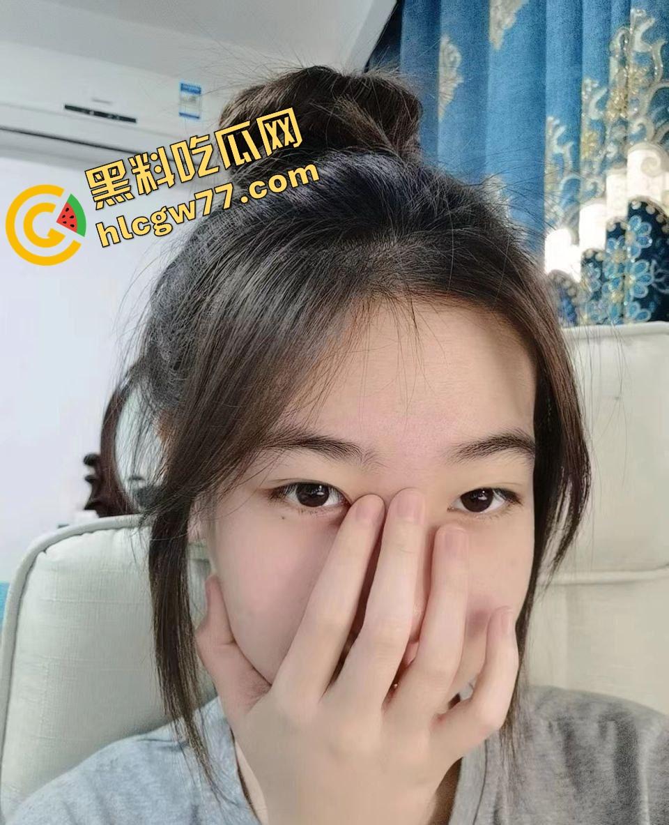 江苏南通大二骚货【袁淼】颜值天花板，情趣内衣掰穴狂拍，小母狗浪叫到喷汁，性欲炸裂根本关不住！-2