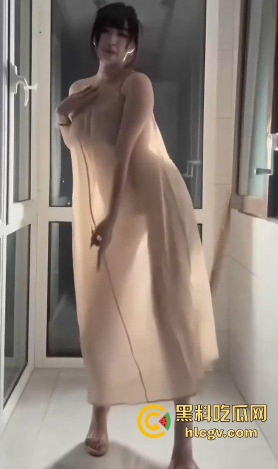 抖音网红开关灯变装骚操作之非常规抖音！美乳摇晃露乳撩人，灯光一暗一明，个个都让人上头！-4