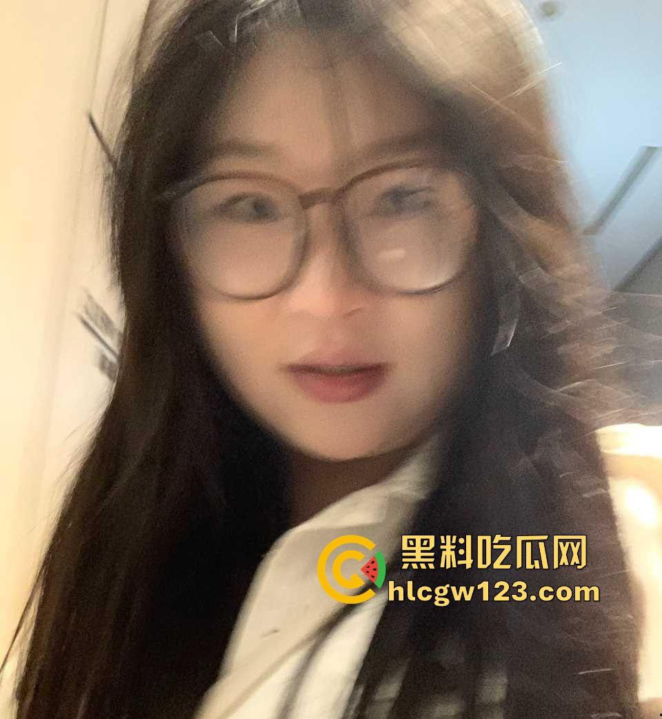 社交约炮常年性压抑在校女大 连麦娇喘被录屏 线下狠操反差母狗 大大的满足！-4