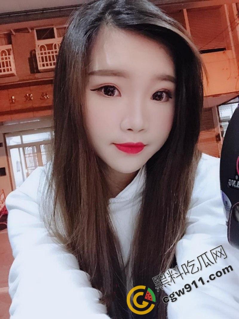 湖南36D豪乳嫩妹【谭郡】淫荡约炮流出！浴缸中粉嫩馒头穴被狠狠爆操，淫水四溅，雪臀乱颤-2