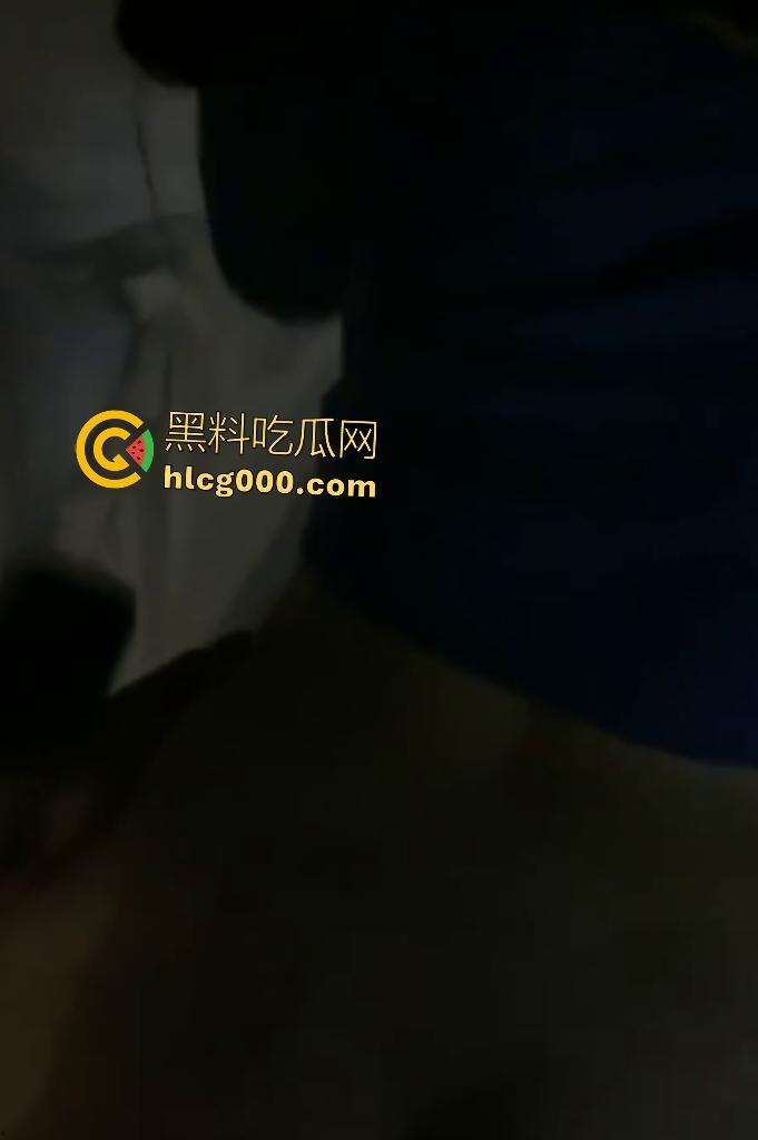 深圳宝安小学女教师【秦新钰】被教导主任迷奸，拉到教师宿舍就是一顿猛操，后入内射完全没知觉！-3