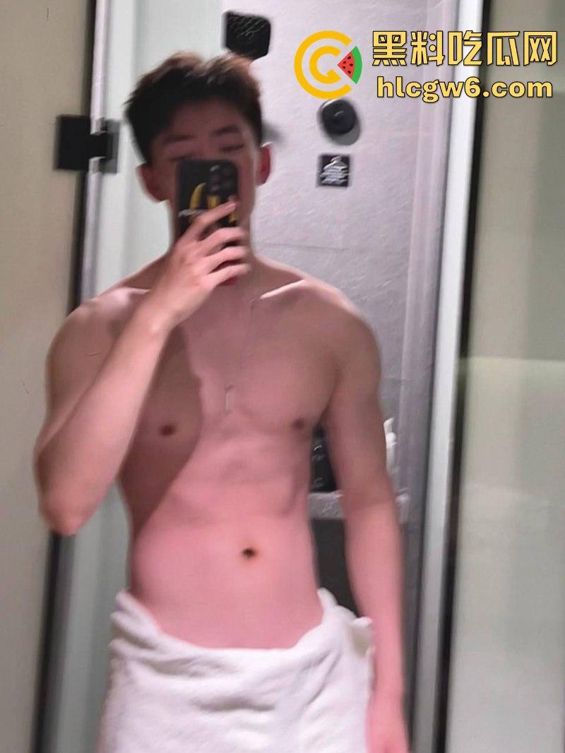 抖音知名健身男博主【耿嘉宏】被曝靠抖音吸粉操粉 因器大活好 众多女粉丝主动投怀送抱求操！-12