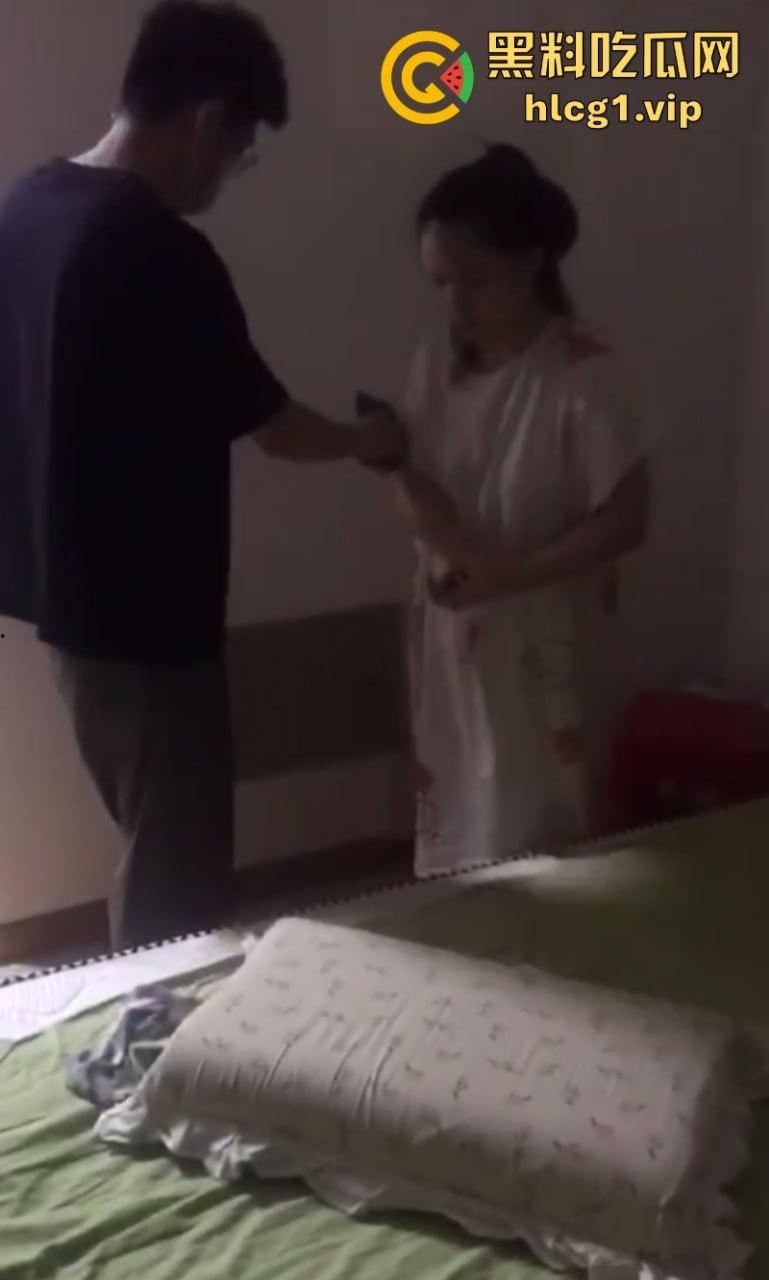 家花不如野花香！真实捉奸合集 堵在房间不管男女先暴打一顿！-7
