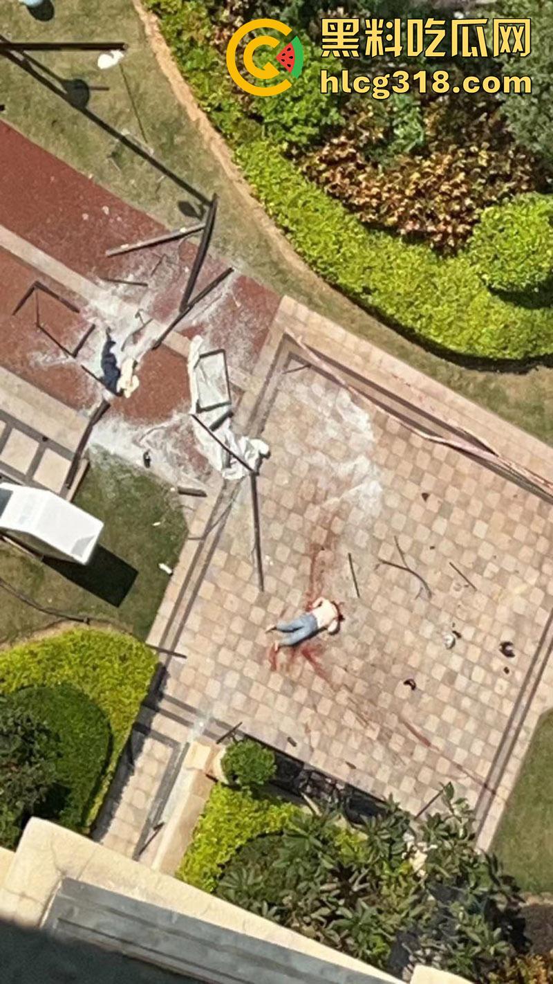 炸裂年轻夫妻吵架，小仙女直接点燃天然气，房屋爆炸大火肆虐，人直接从家里飞出去了！-7