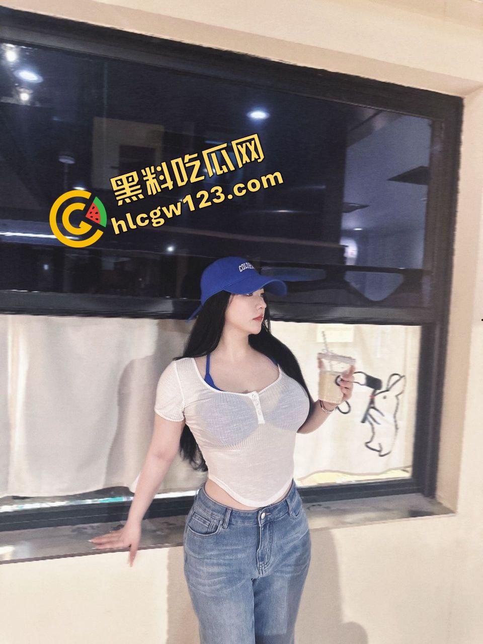 骚逼设门槛带套才让艹？瓜友小处男太惨了，女人翘着逼挑逗半天，不戴别想进，逼是有门禁的！-3