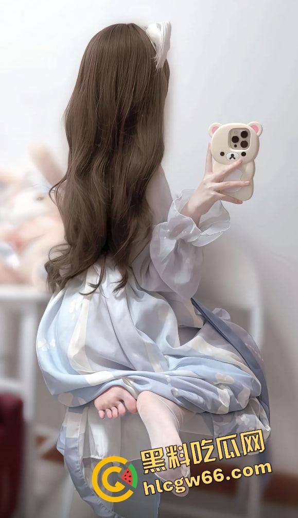 青岛萝莉『小福猫』被金主拽双马尾后入，JK制服诱惑双马尾加攻速，链子拴着叫的跟小猫似的！-9