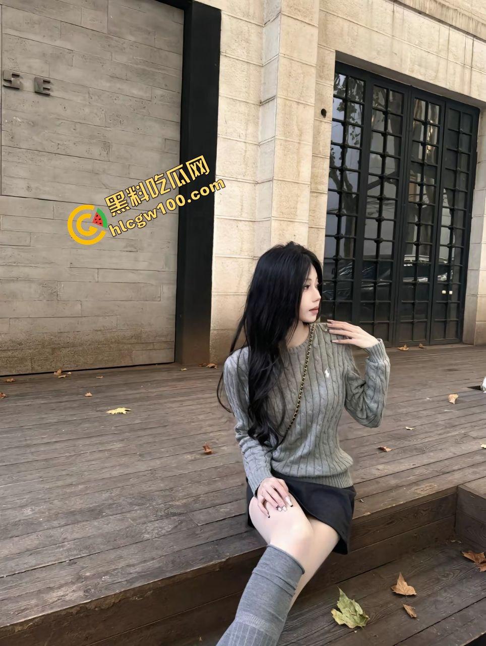 湖南吉首大学反差婊音乐老师『唐嫣』衬衫勾引大哥聊骚 酒店跪趴全裸后怼爆操骚逼！原创独家曝光流出！-5