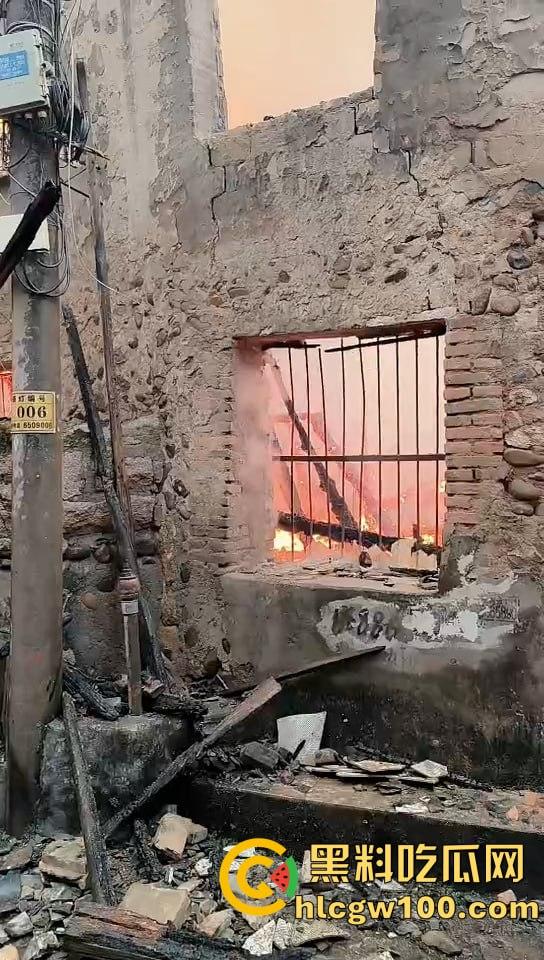 惊爆!浙江丽水青田县后街路突发火情,多间民房似被《末日之火》点燃-9