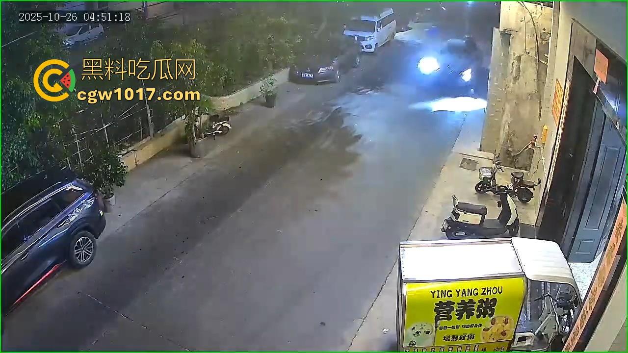 鬼火少年深夜惨遭横祸！深夜凌晨被醉酒司机撞了个倒头就睡，人都飞起来了，车的零件都着火了，极其惨烈！-1